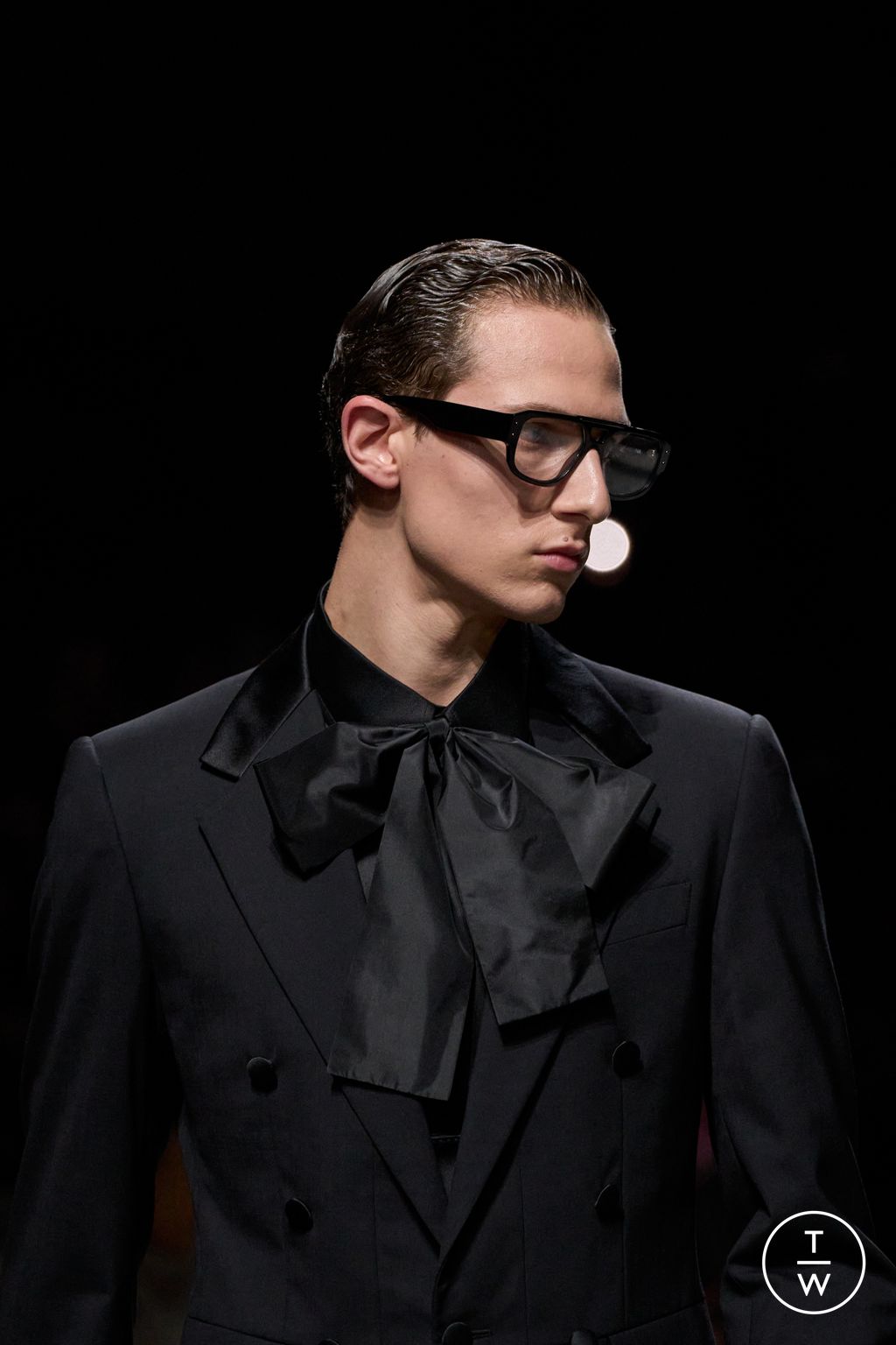 Fashion Week Milan Fall/Winter 2024 look 3 from the Dolce & Gabbana collection menswear accessories