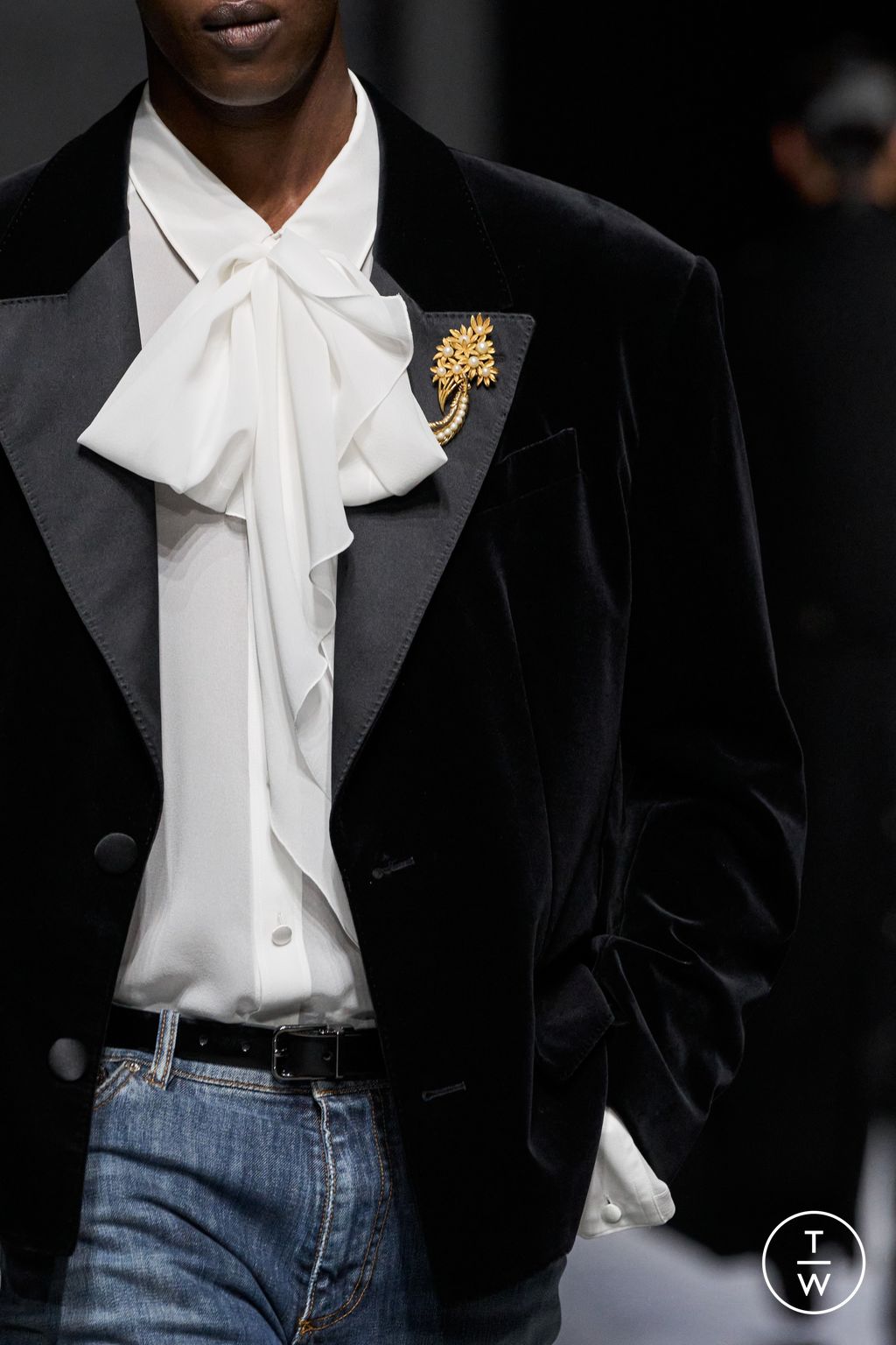Fashion Week Milan Fall/Winter 2024 look 12 de la collection Dolce & Gabbana menswear accessories