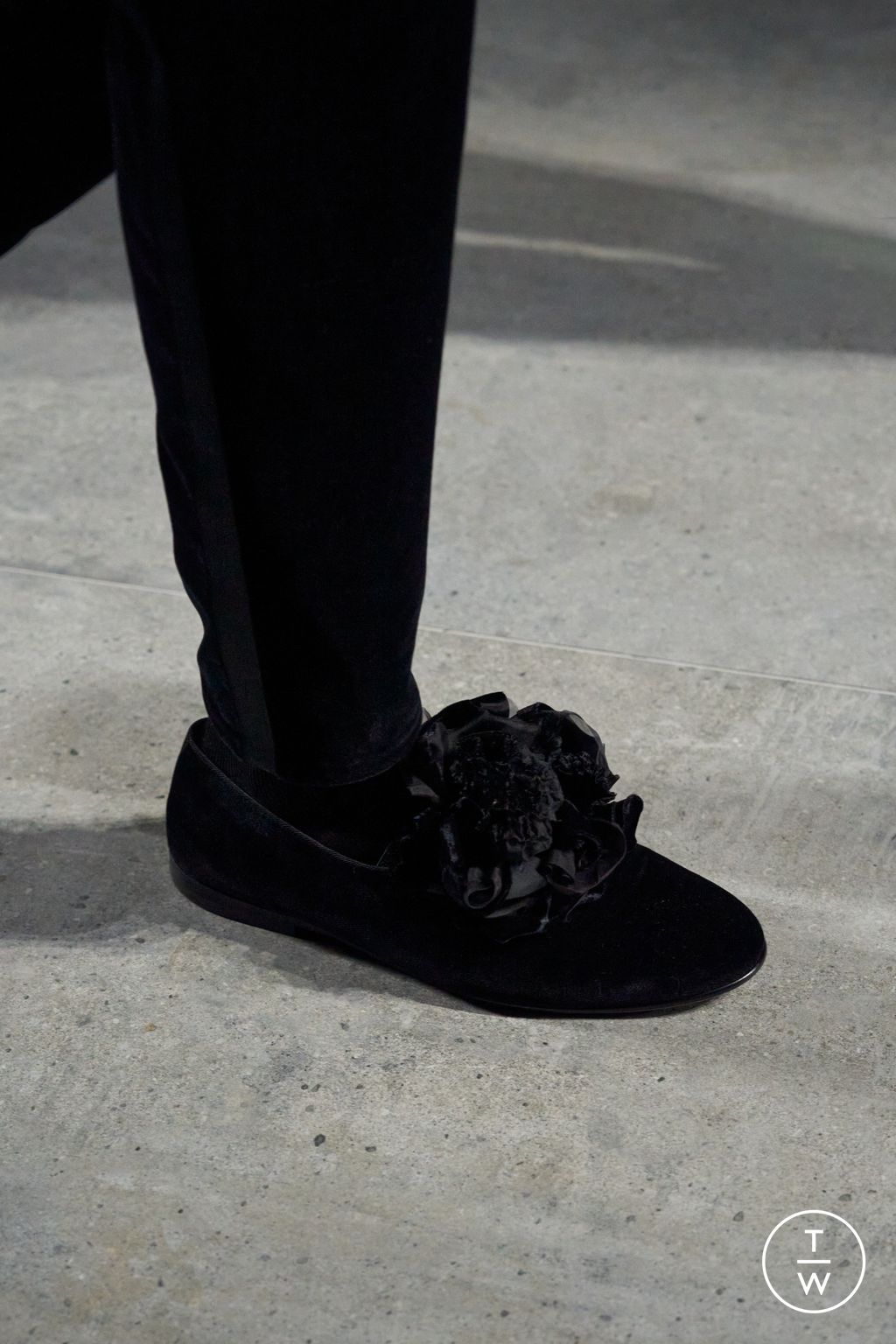 Fashion Week Milan Fall/Winter 2024 look 6 from the Dolce & Gabbana collection menswear accessories