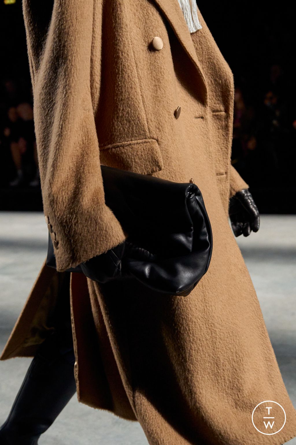 Fashion Week Milan Fall/Winter 2024 look 2 de la collection Dolce & Gabbana menswear accessories