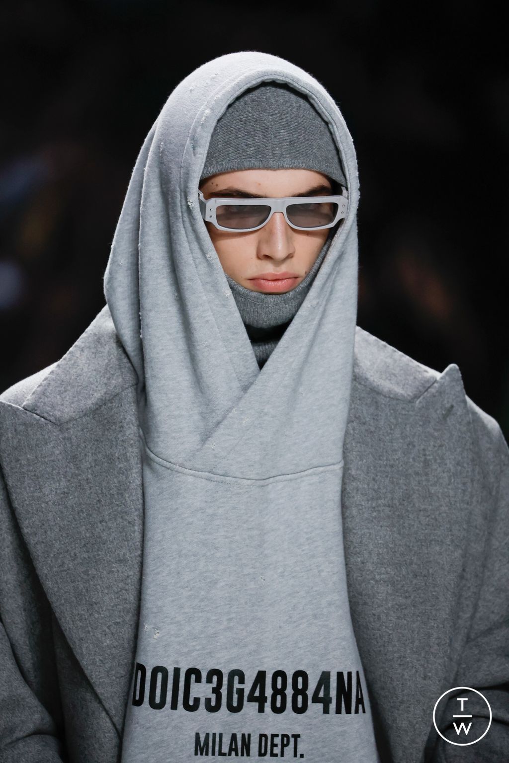 Fashion Week Milan Fall/Winter 2023 look 20 de la collection Dolce & Gabbana menswear accessories
