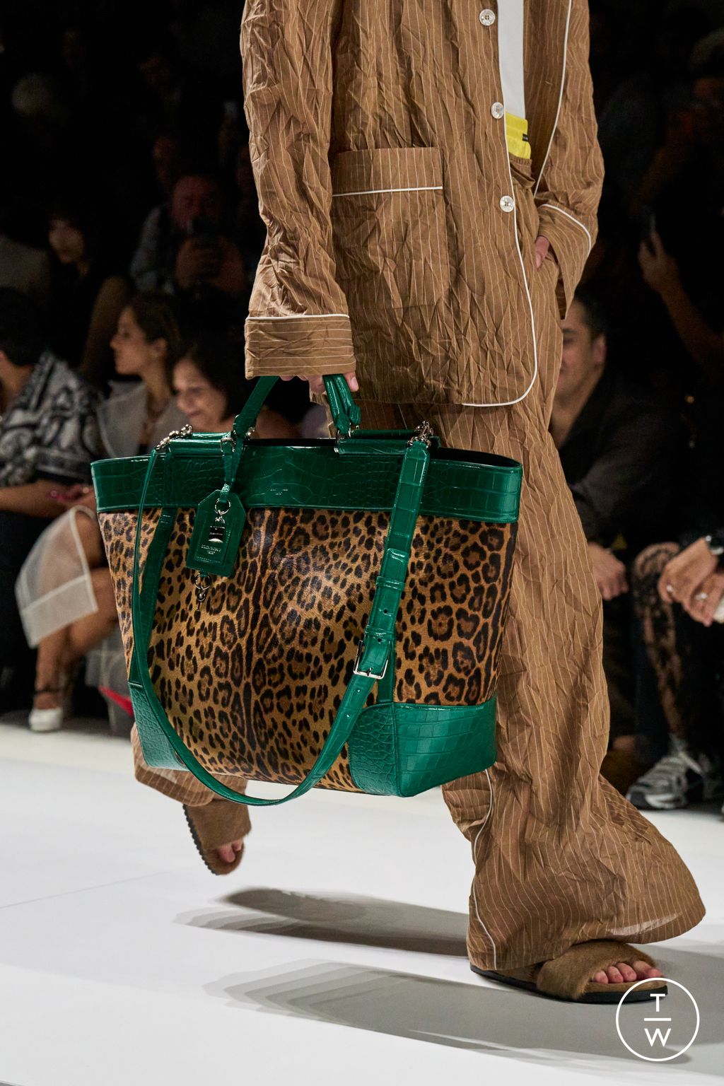 Fashion Week Milan Spring/Summer 2026 look 1 from the Dolce & Gabbana collection menswear accessories