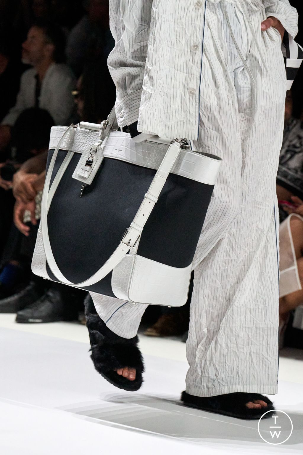 Fashion Week Milan Spring/Summer 2026 look 18 from the Dolce & Gabbana collection menswear accessories