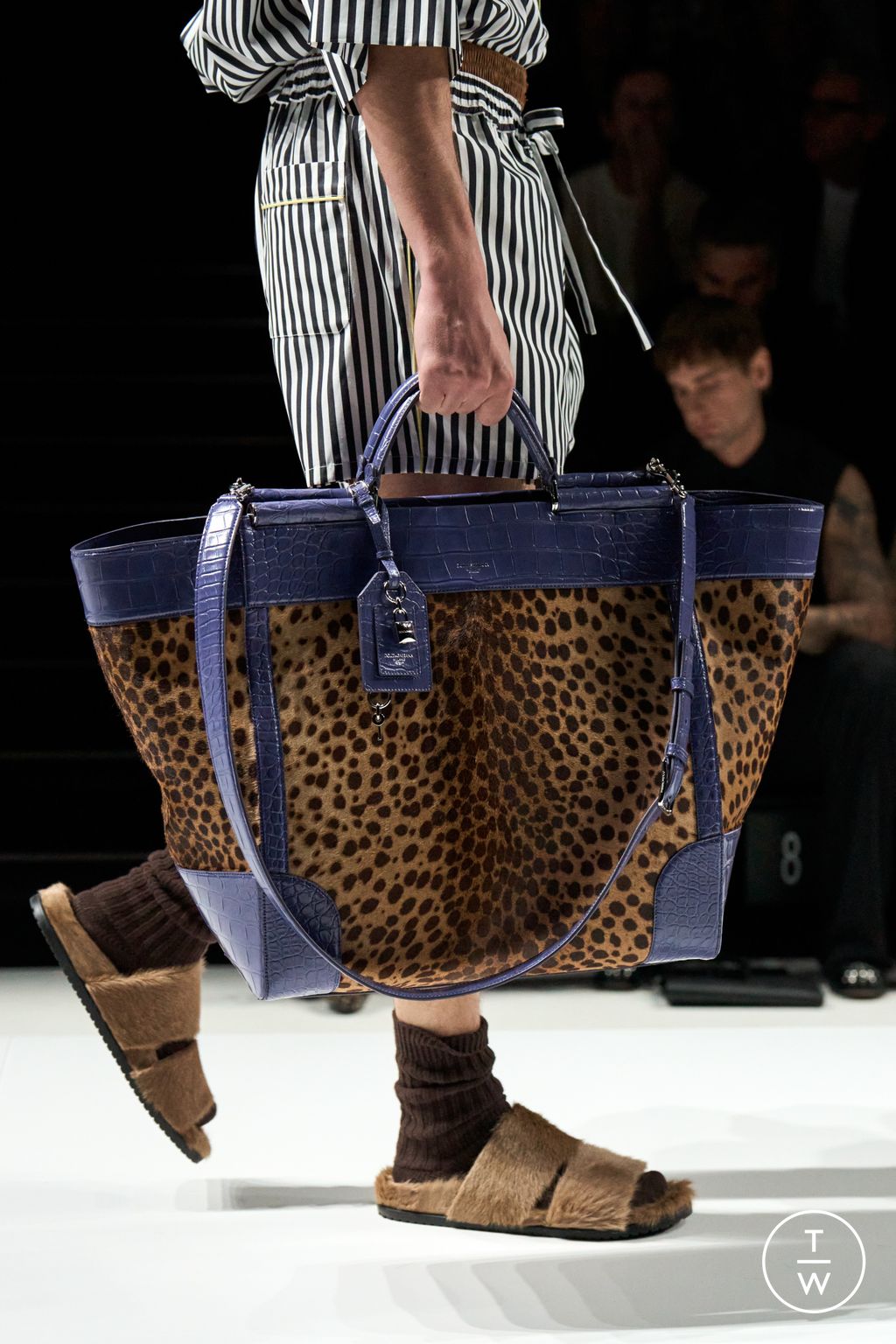 Fashion Week Milan Spring/Summer 2026 look 19 from the Dolce & Gabbana collection menswear accessories