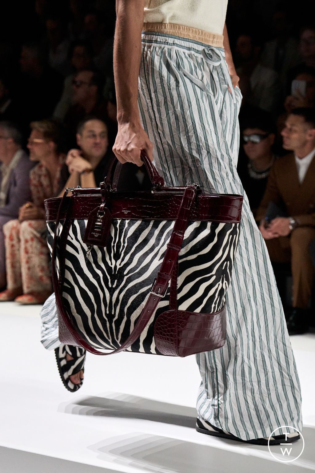 Fashion Week Milan Spring/Summer 2026 look 30 from the Dolce & Gabbana collection menswear accessories