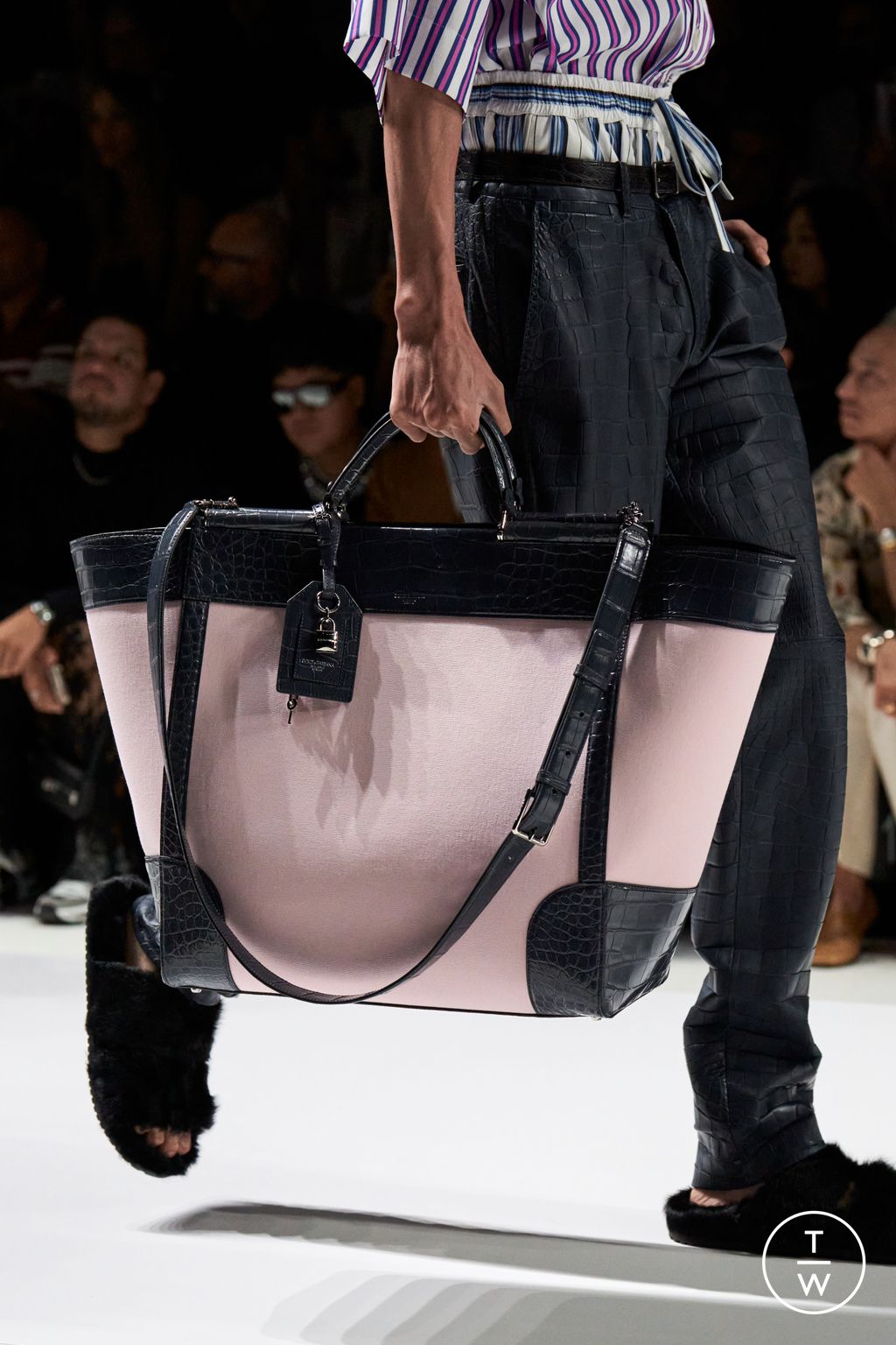 Fashion Week Milan Spring/Summer 2026 look 37 from the Dolce & Gabbana collection menswear accessories