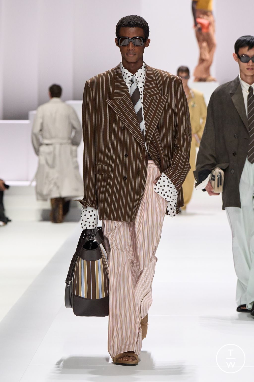 Fashion Week Milan Spring/Summer 2026 look 31 from the Dolce & Gabbana collection menswear