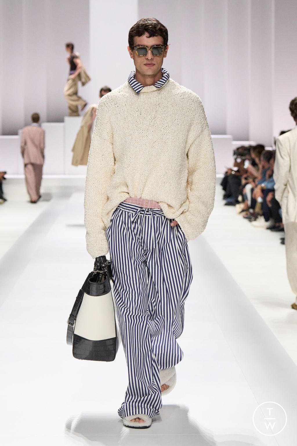 Fashion Week Milan Spring/Summer 2026 look 42 from the Dolce & Gabbana collection menswear
