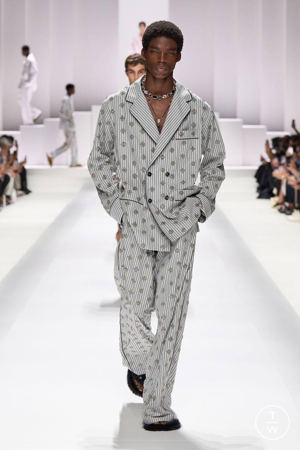 Fashion Week Milan Spring/Summer 2026 look 76 from the Dolce & Gabbana collection menswear