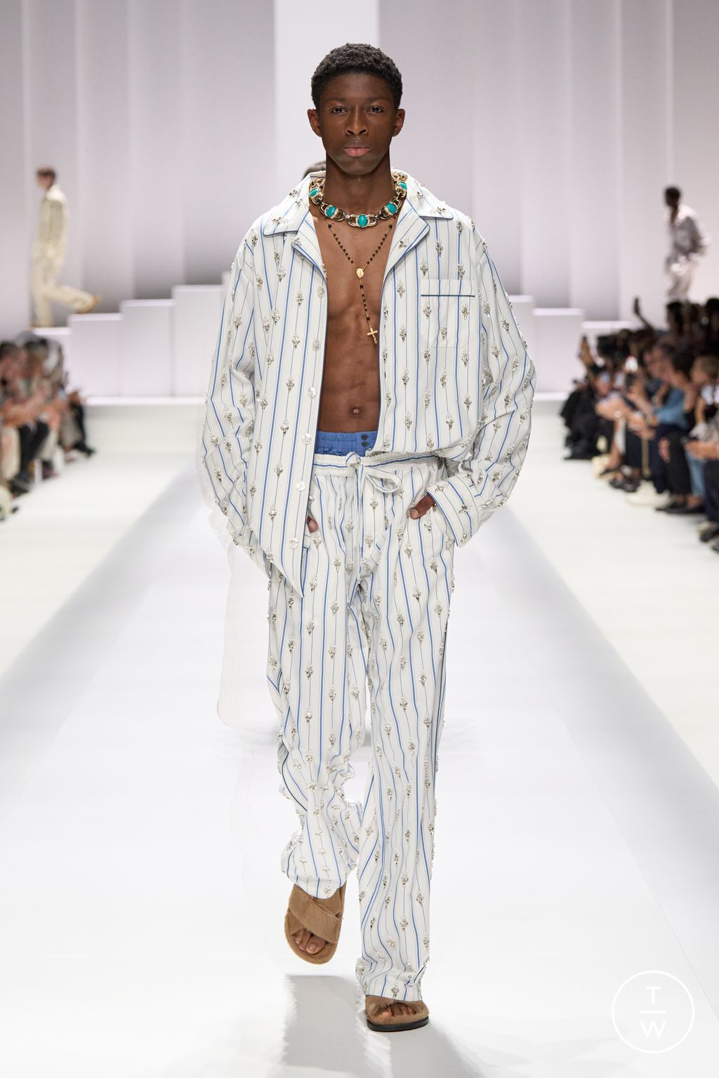 Fashion Week Milan Spring/Summer 2026 look 83 from the Dolce & Gabbana collection menswear