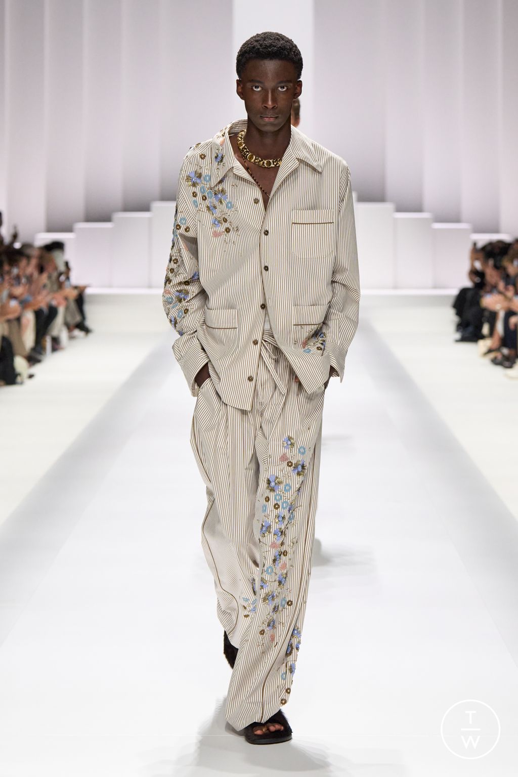 Fashion Week Milan Spring/Summer 2026 look 88 from the Dolce & Gabbana collection menswear