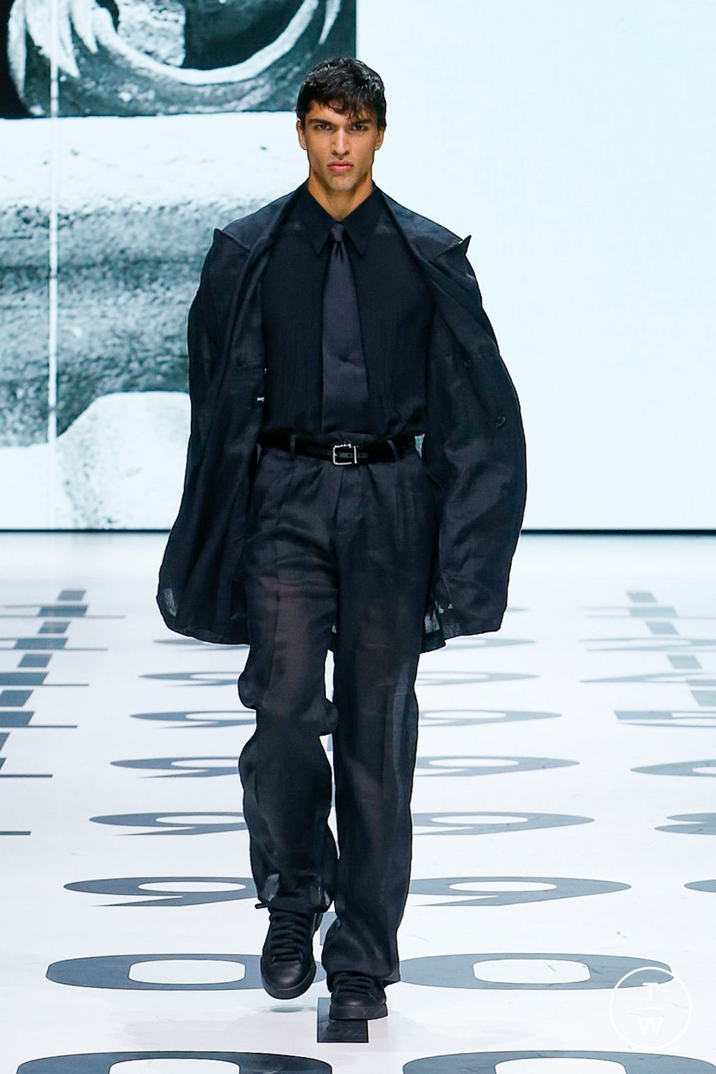 Fashion Week Milan Spring/Summer 2023 look 10 from the Dolce & Gabbana collection 男装