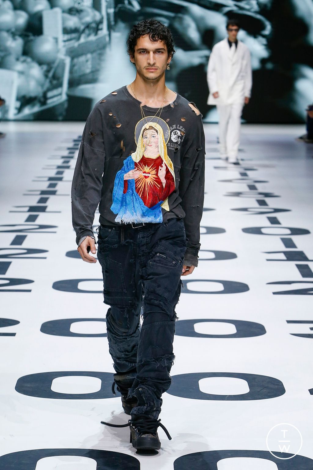 Fashion Week Milan Spring/Summer 2023 look 13 from the Dolce & Gabbana collection menswear