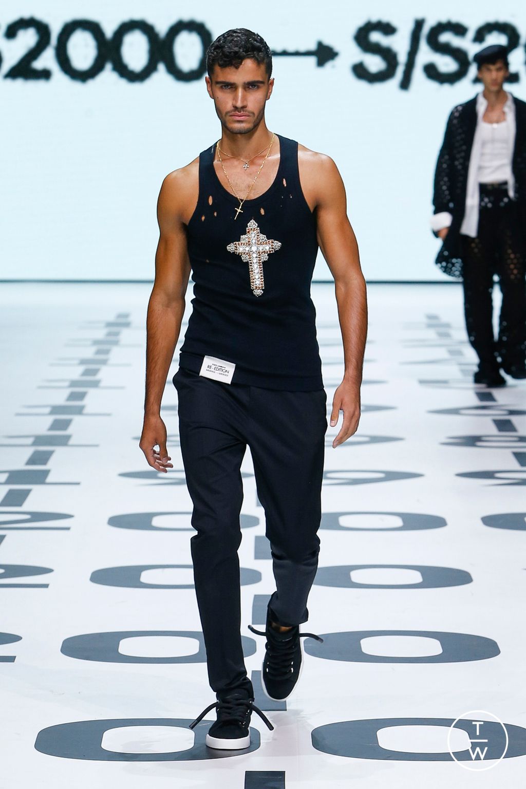 Fashion Week Milan Spring/Summer 2023 look 19 from the Dolce & Gabbana collection menswear