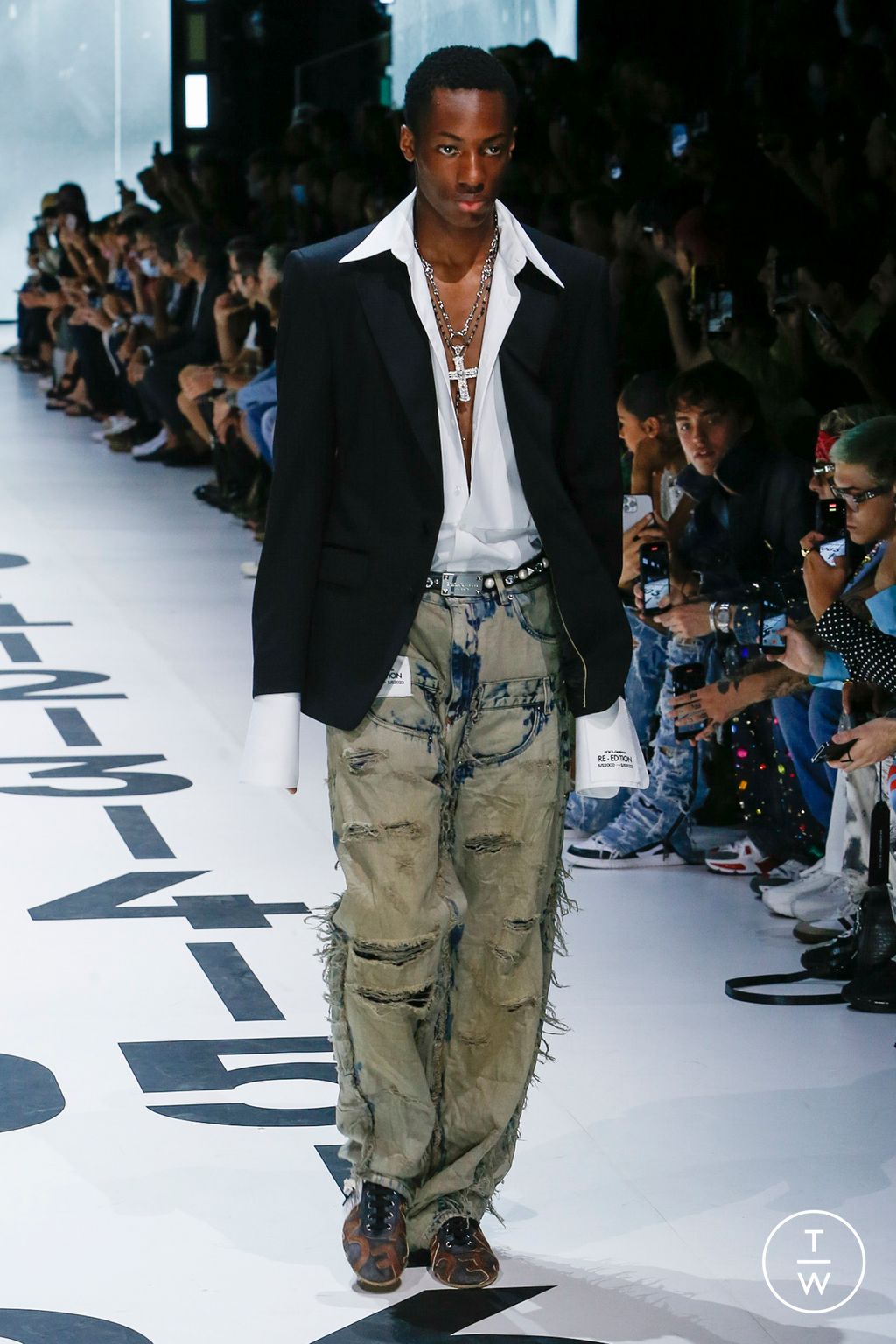 Fashion Week Milan Spring/Summer 2023 look 2 from the Dolce & Gabbana collection 男装