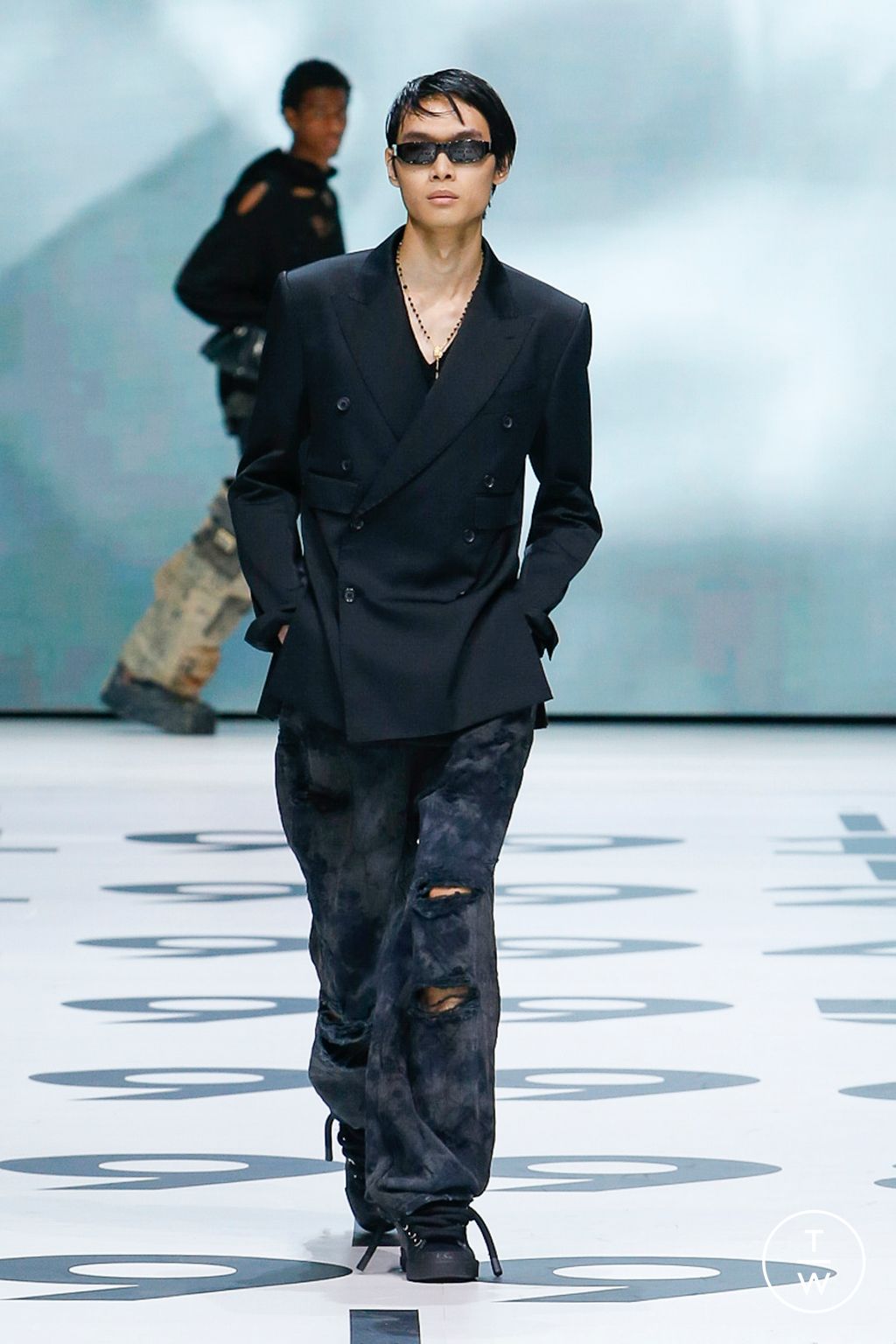 Fashion Week Milan Spring/Summer 2023 look 22 from the Dolce & Gabbana collection menswear
