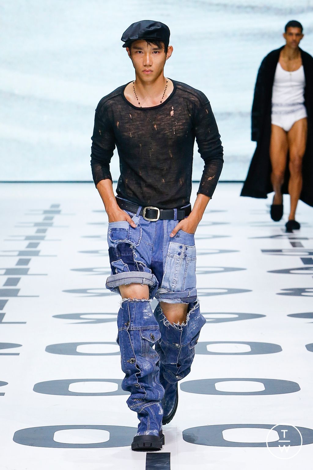 Fashion Week Milan Spring/Summer 2023 look 25 from the Dolce & Gabbana collection menswear