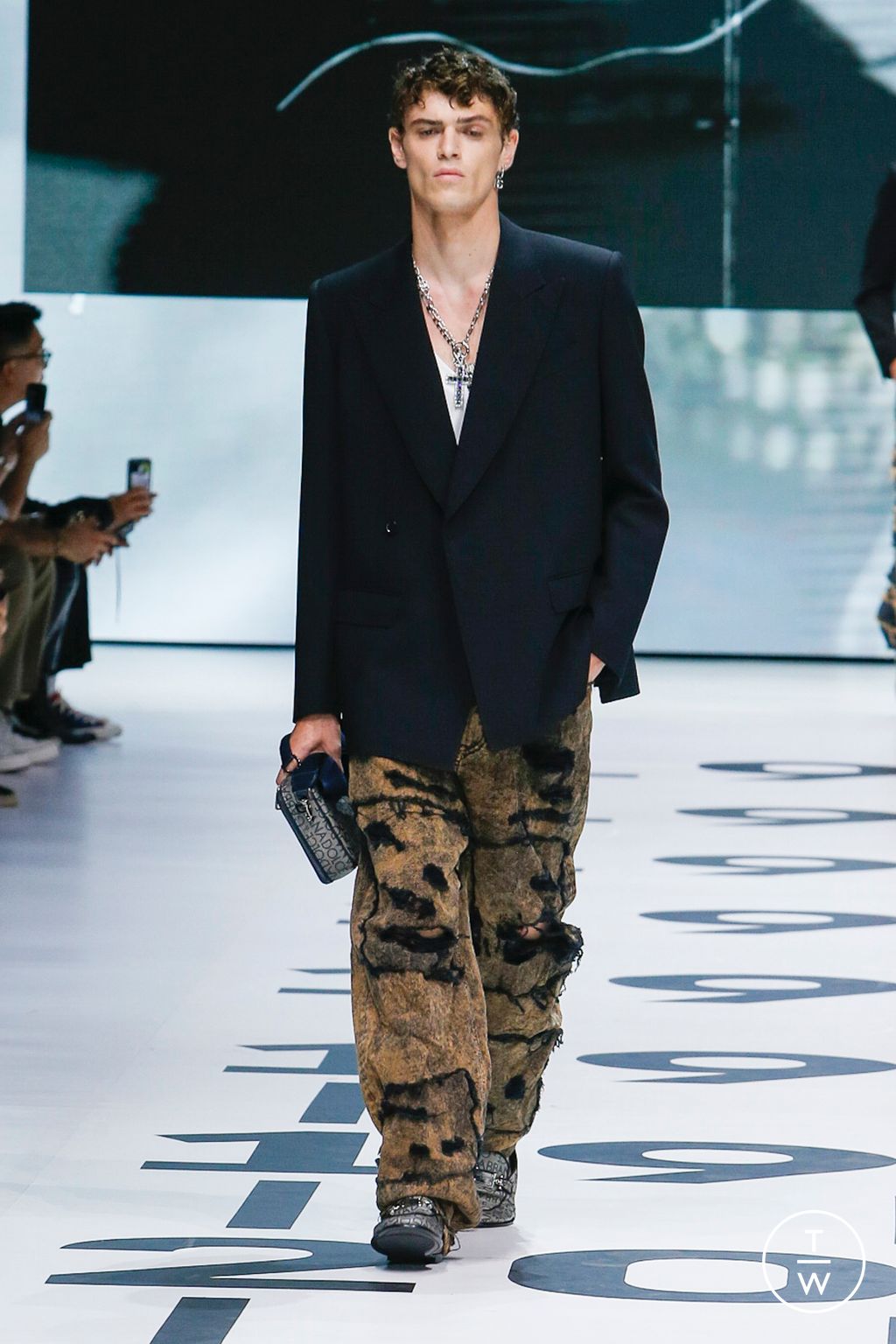 Fashion Week Milan Spring/Summer 2023 look 3 from the Dolce & Gabbana collection 男装