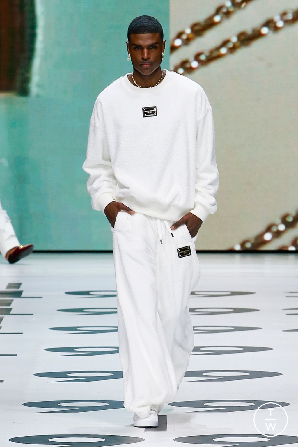 Fashion Week Milan Spring/Summer 2023 look 31 from the Dolce & Gabbana collection menswear