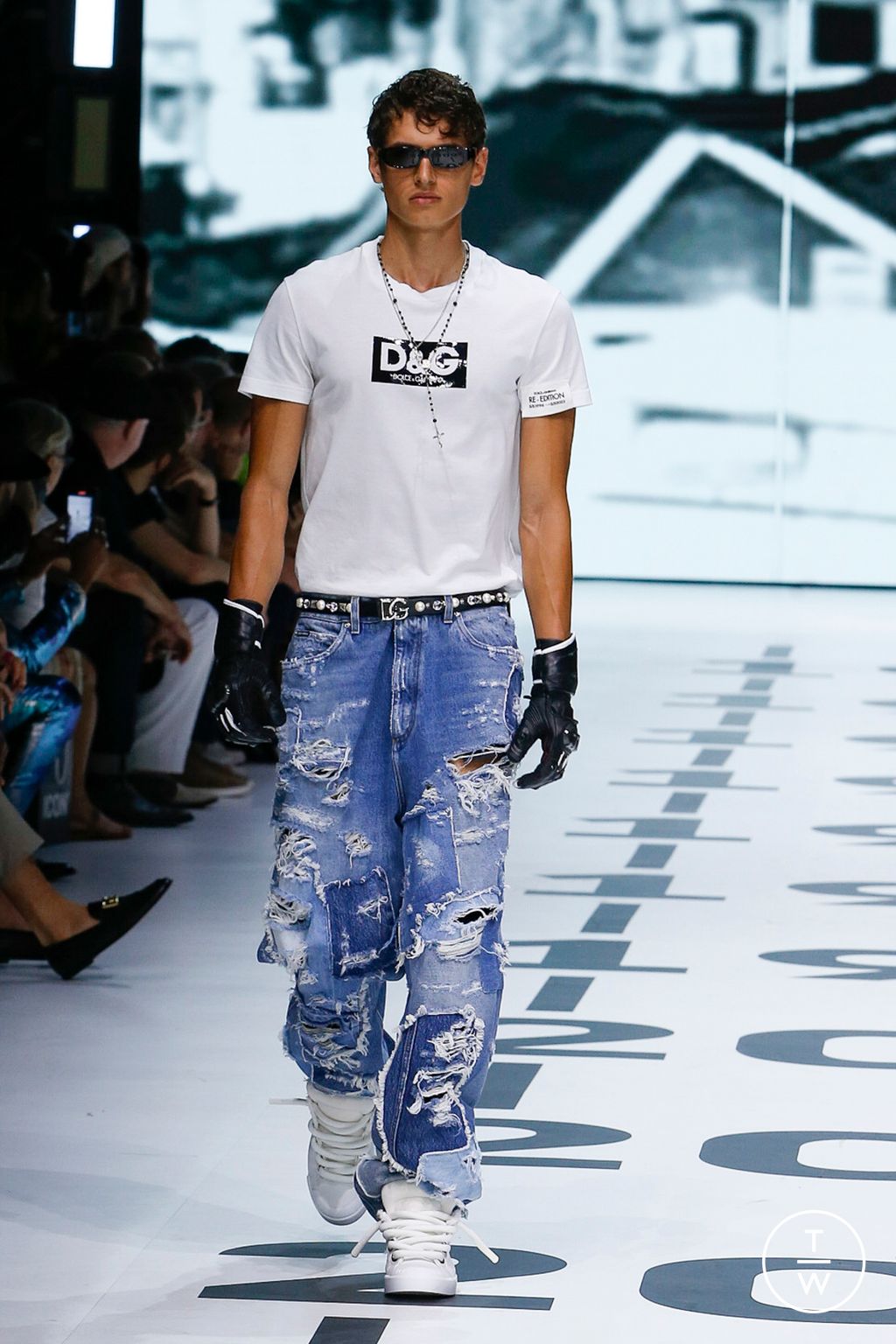 Fashion Week Milan Spring/Summer 2023 look 39 from the Dolce & Gabbana collection 男装