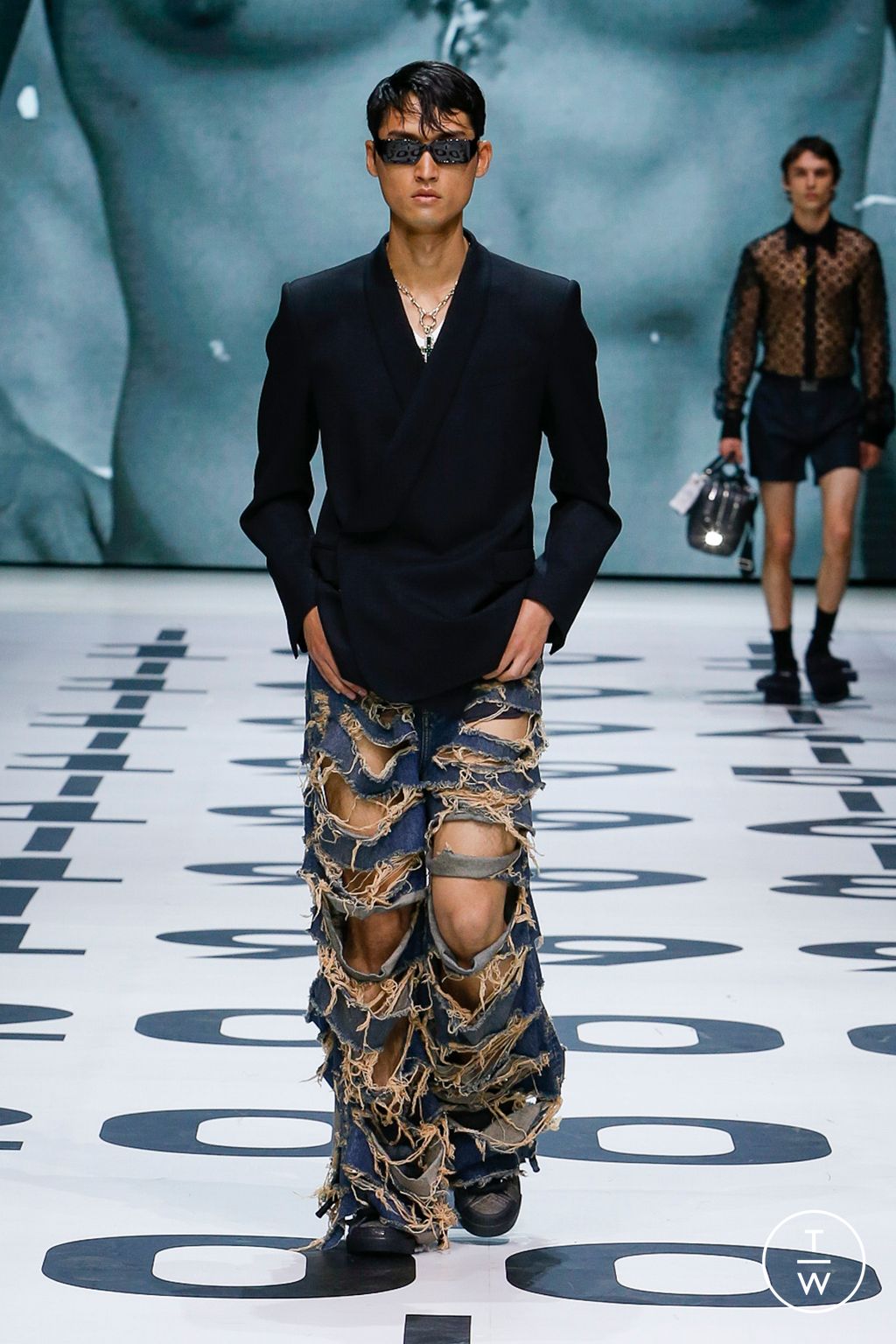Fashion Week Milan Spring/Summer 2023 look 4 from the Dolce & Gabbana collection menswear