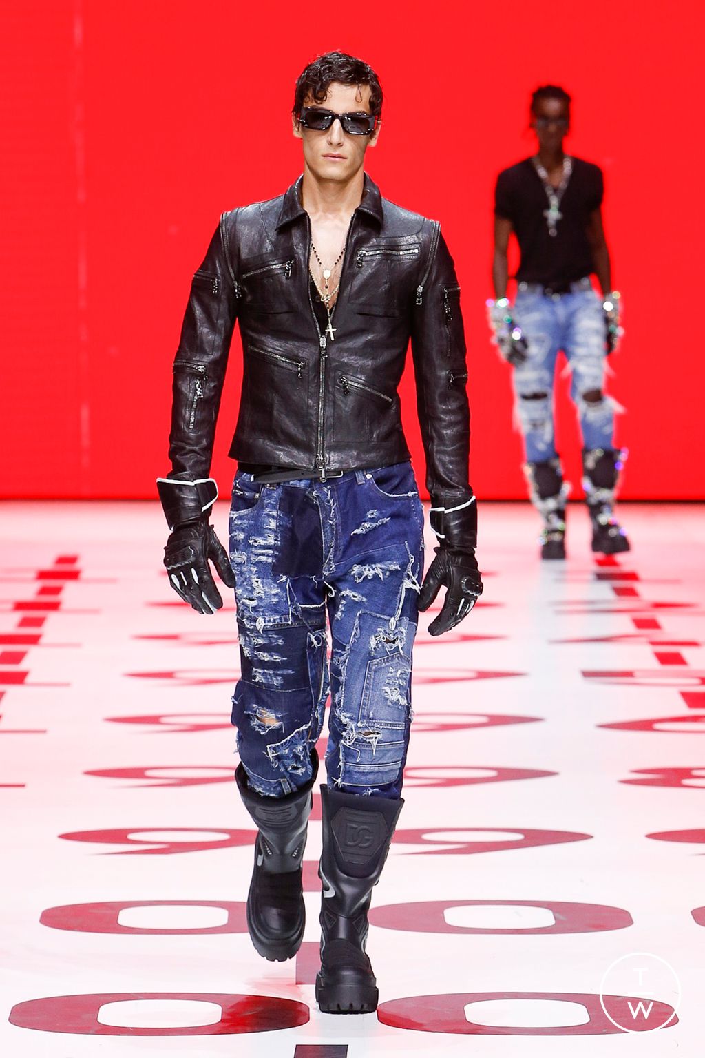 Fashion Week Milan Spring/Summer 2023 look 40 from the Dolce & Gabbana collection menswear