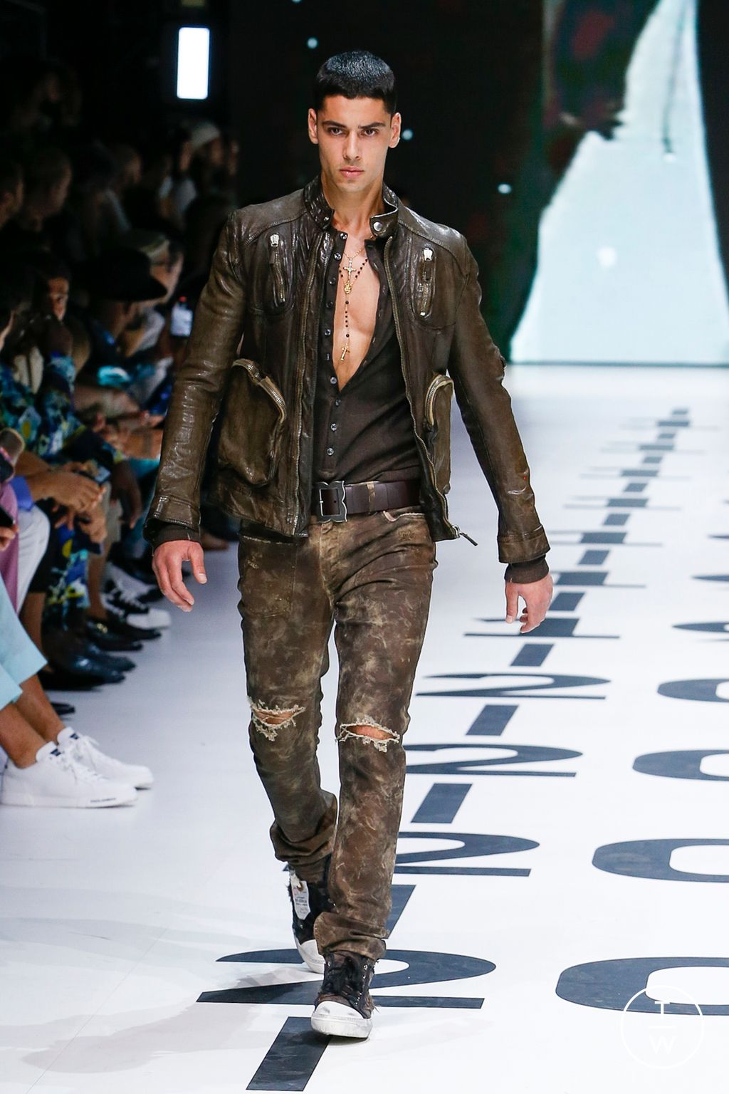 Fashion Week Milan Spring/Summer 2023 look 54 from the Dolce & Gabbana collection 男装