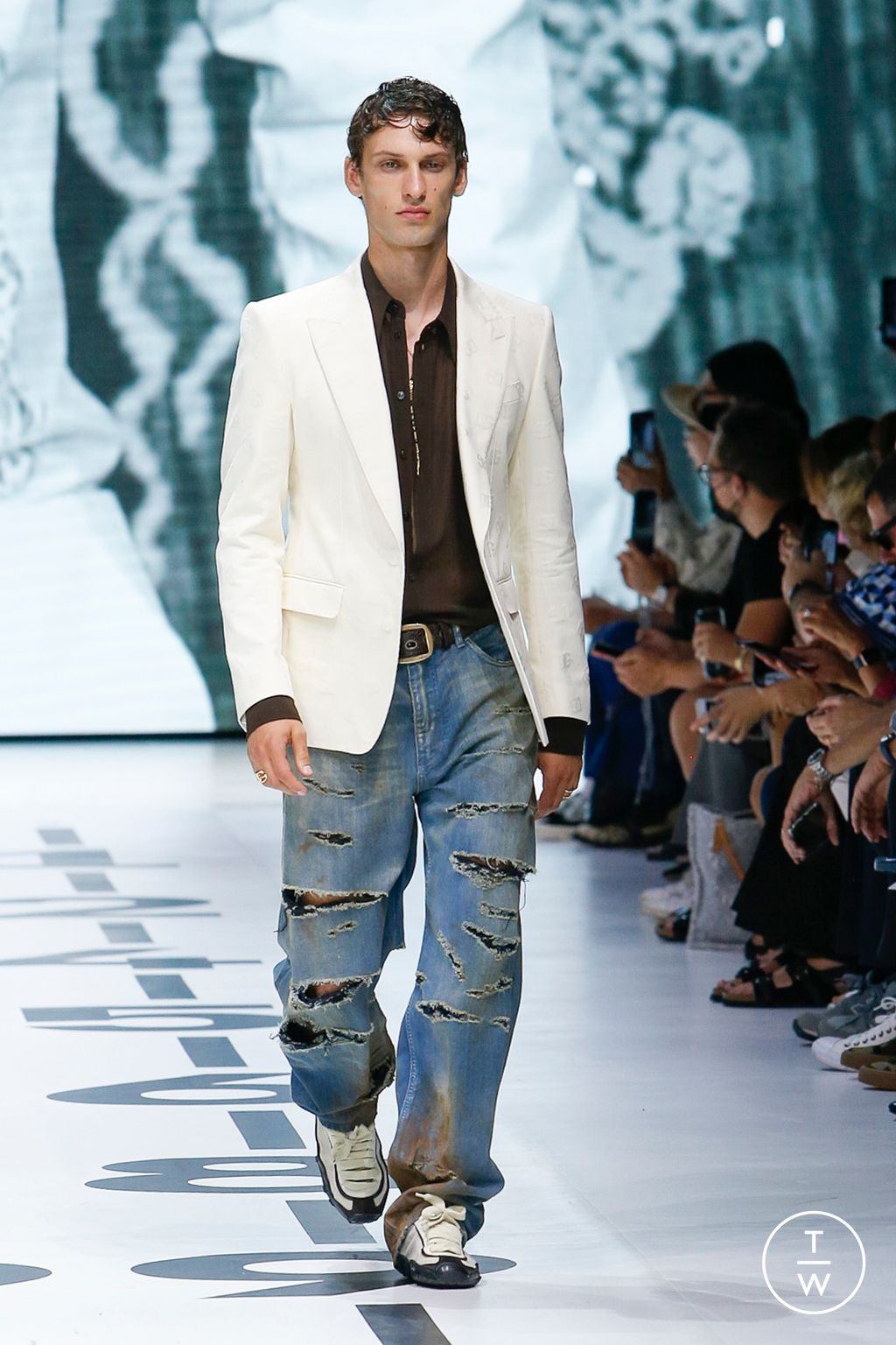 Fashion Week Milan Spring/Summer 2023 look 56 from the Dolce & Gabbana collection 男装