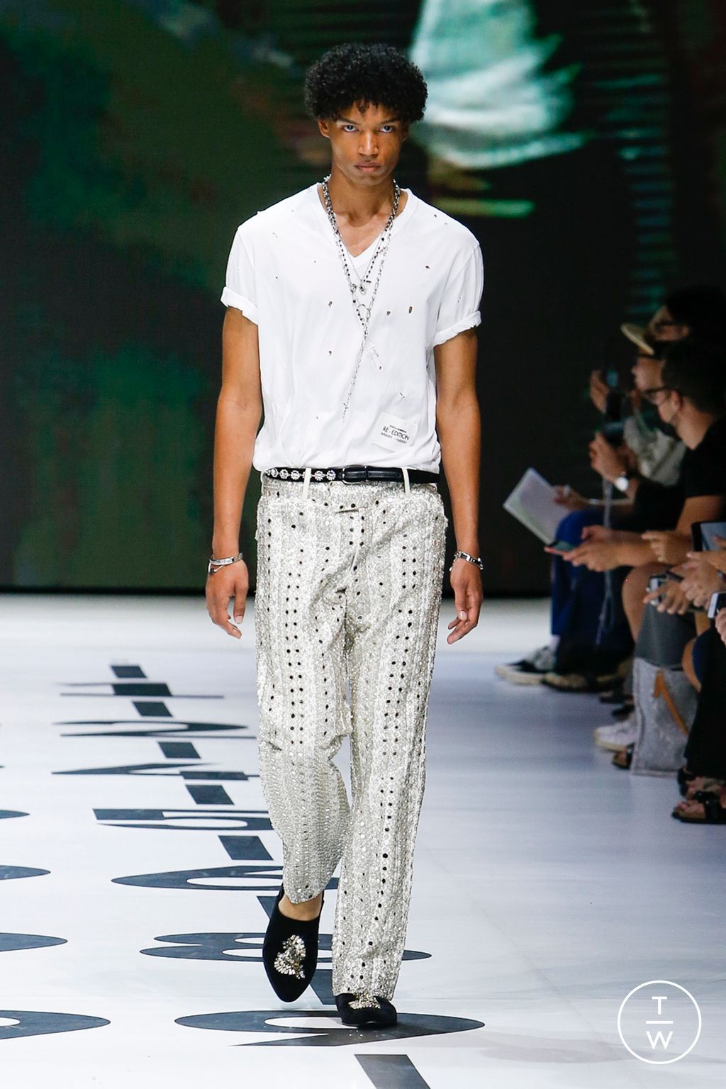 Fashion Week Milan Spring/Summer 2023 look 59 from the Dolce & Gabbana collection menswear