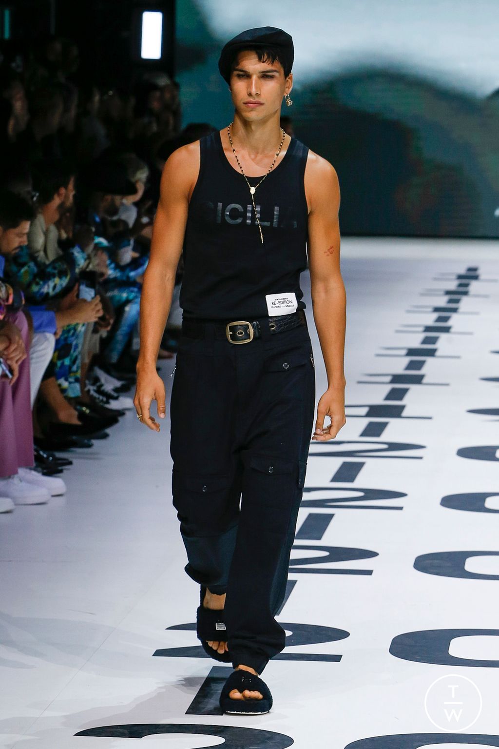Fashion Week Milan Spring/Summer 2023 look 6 from the Dolce & Gabbana collection menswear