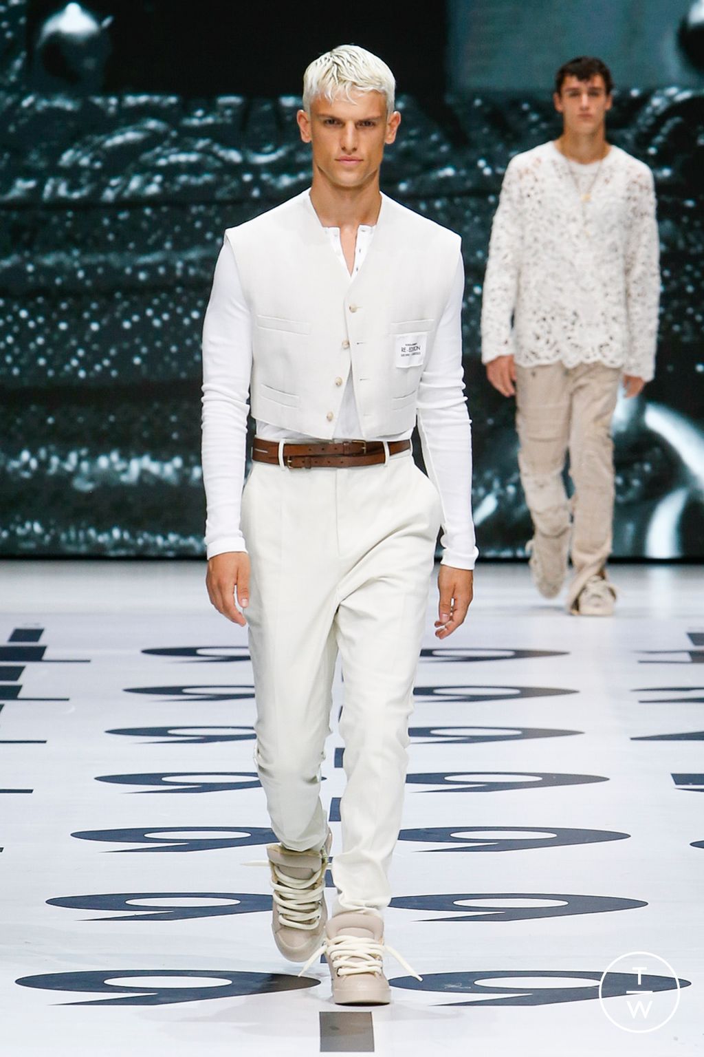 Fashion Week Milan Spring/Summer 2023 look 70 from the Dolce & Gabbana collection menswear