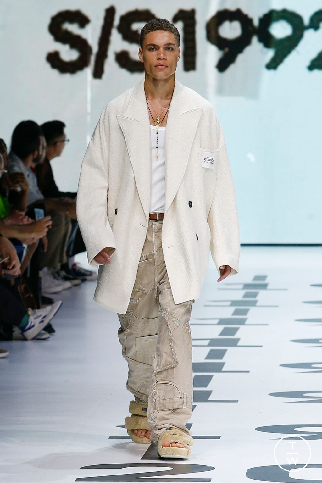 Fashion Week Milan Spring/Summer 2023 look 75 from the Dolce & Gabbana collection menswear
