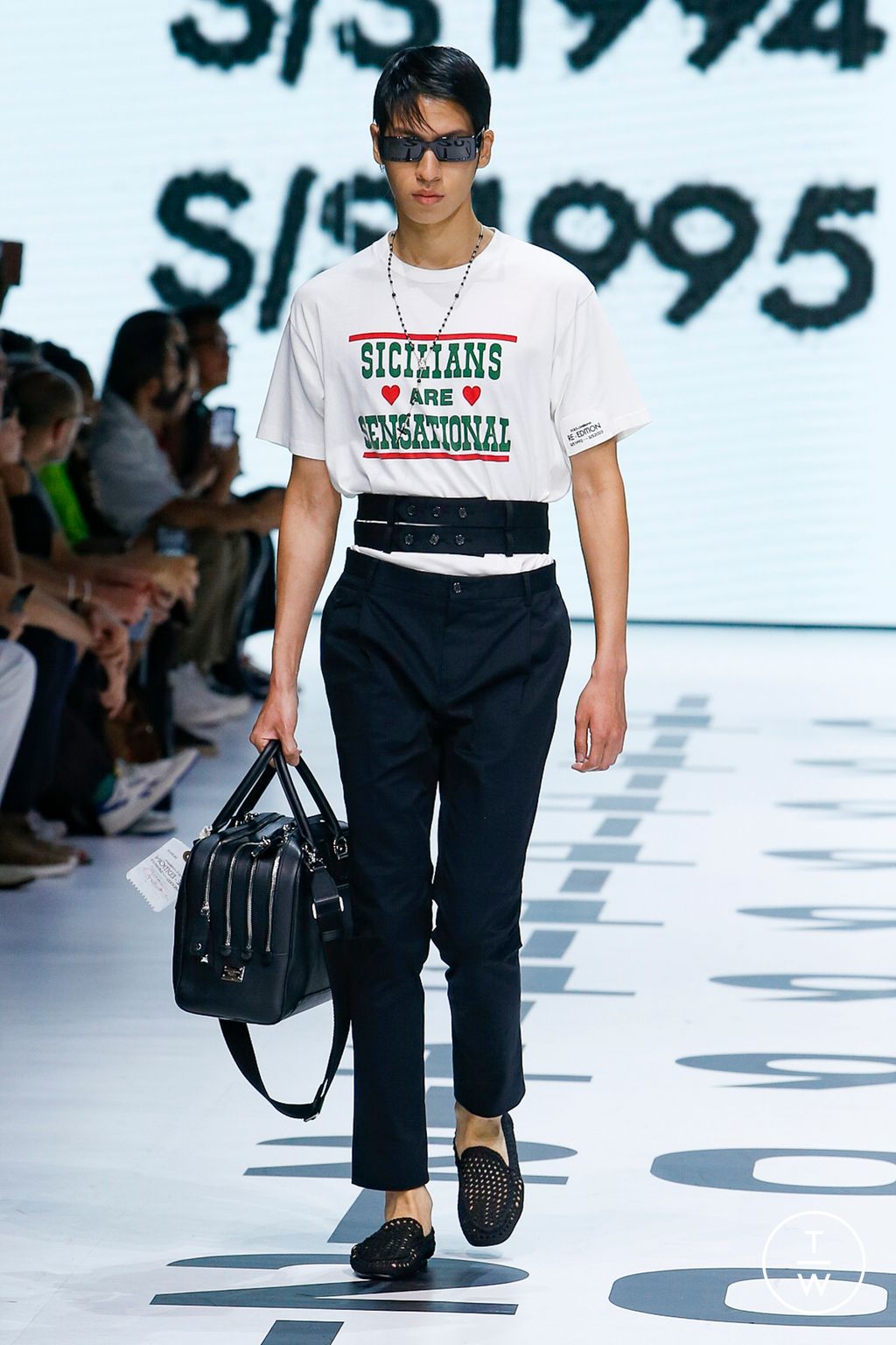 Fashion Week Milan Spring/Summer 2023 look 9 from the Dolce & Gabbana collection menswear
