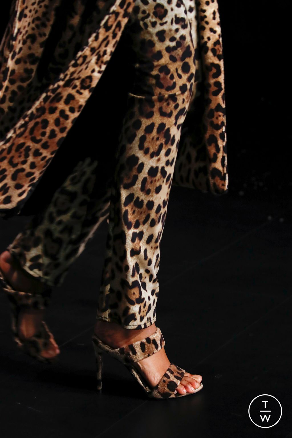 Fashion Week Milan Spring/Summer 2023 look 17 from the Dolce & Gabbana collection womenswear accessories