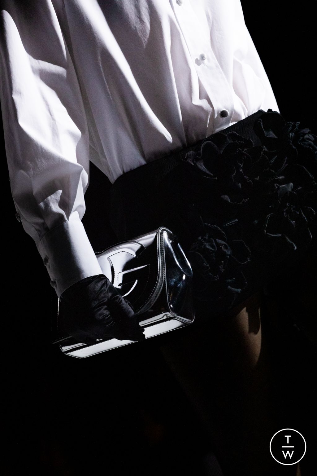 Fashion Week Milan Fall/Winter 2023 look 1 from the Dolce & Gabbana collection womenswear accessories