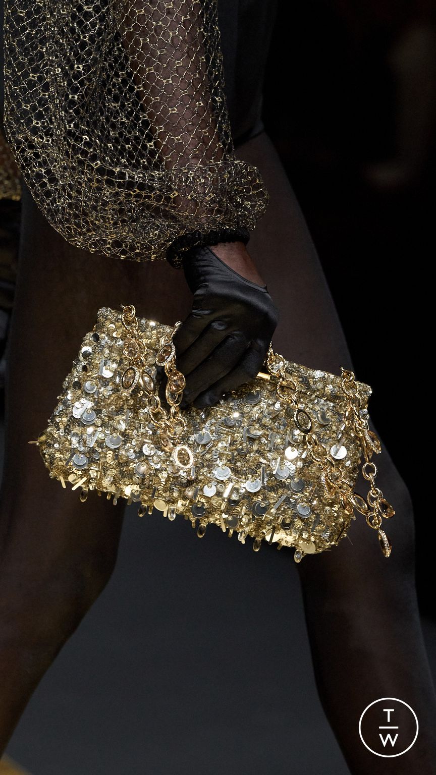 Fashion Week Milan Fall/Winter 2024 look 1 from the Dolce & Gabbana collection womenswear accessories