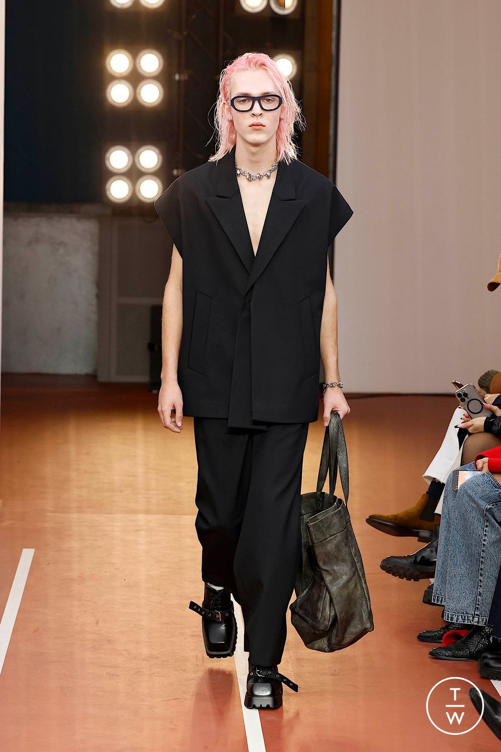 Fashion Week Milan Fall/Winter 2024 look 12 de la collection Dhruv-Kapoor menswear