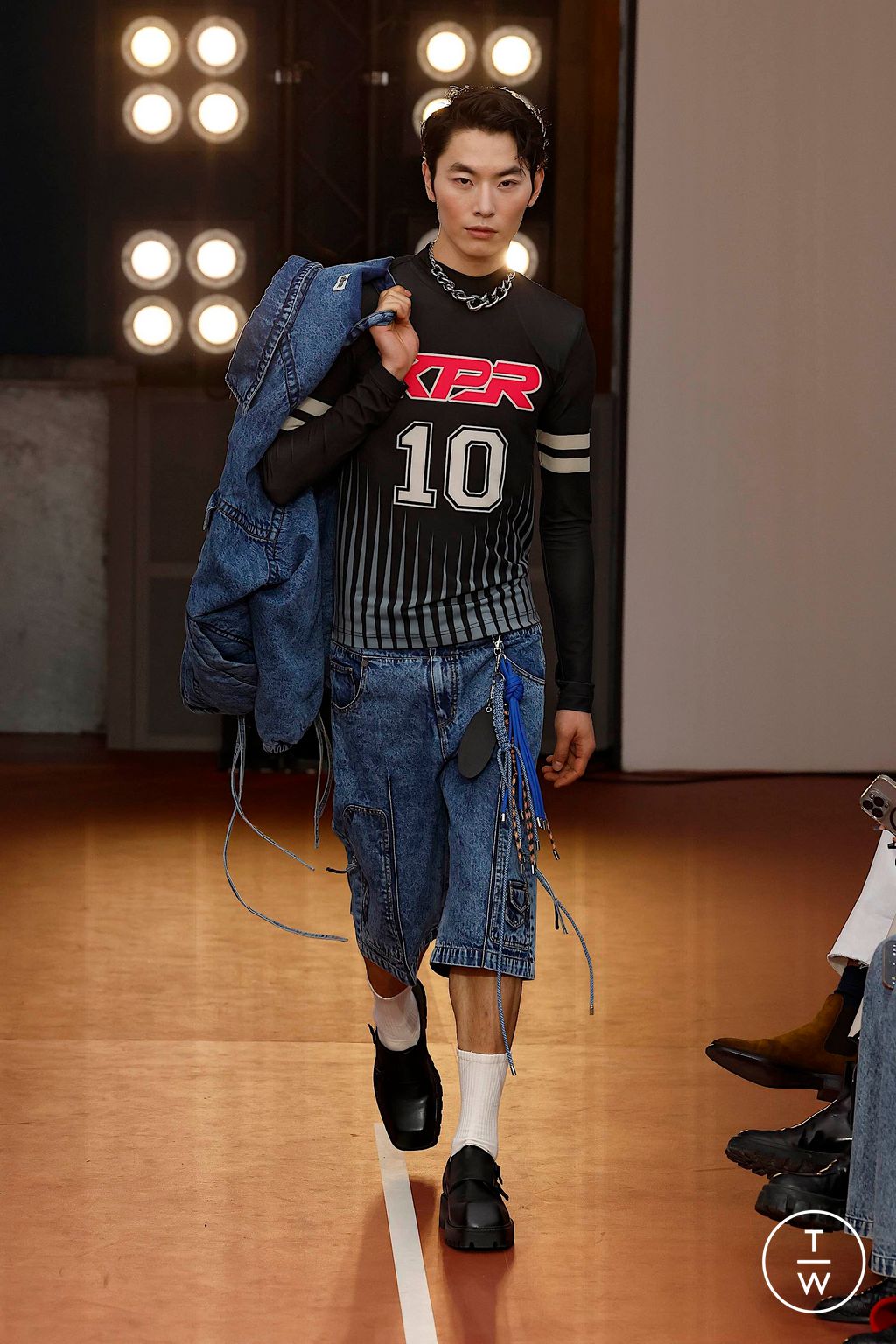 Fashion Week Milan Fall/Winter 2024 look 23 from the Dhruv-Kapoor collection 男装
