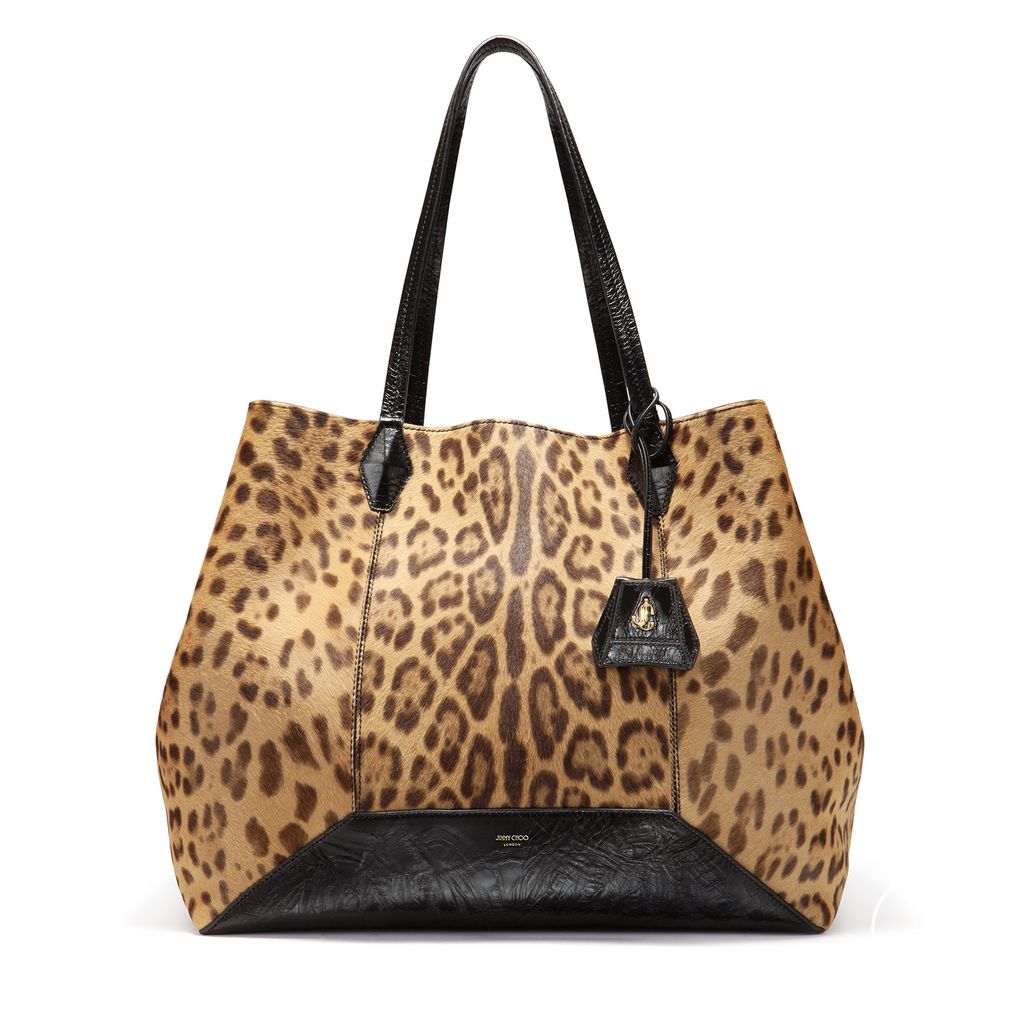 Fashion Week New York Spring/Summer 2025 look 51 from the Jimmy Choo collection 女装配饰