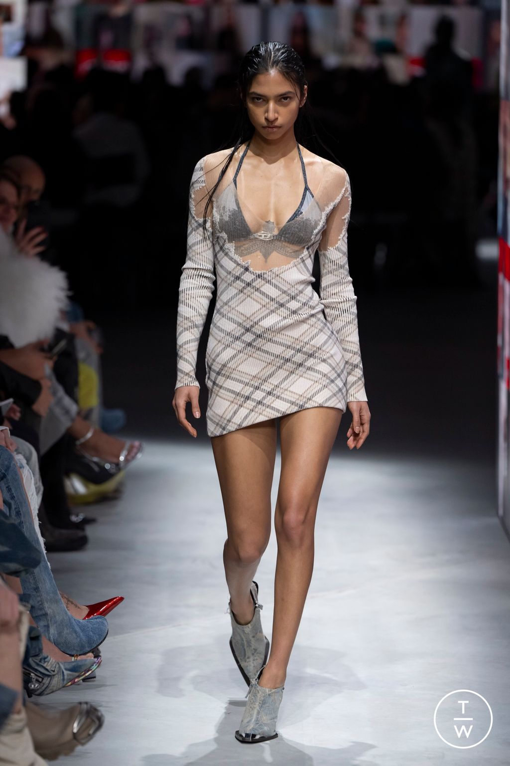 Fashion Week Milan Fall/Winter 2024 look 5 de la collection DIESEL womenswear