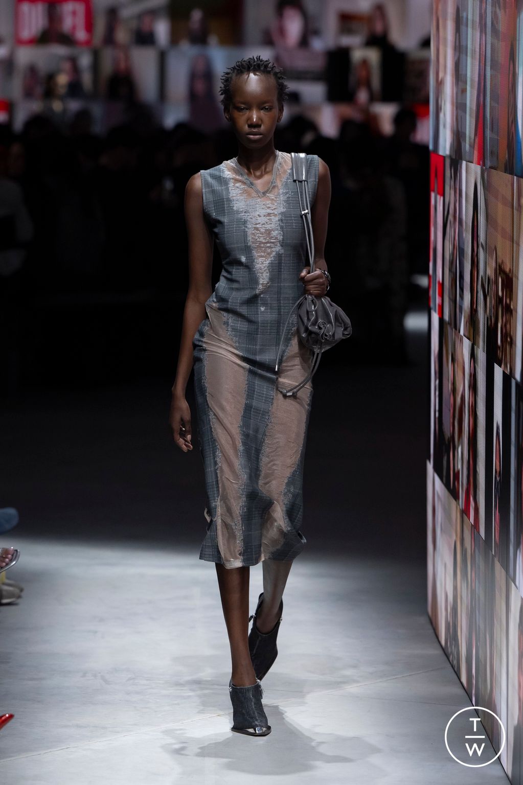 Fashion Week Milan Fall/Winter 2024 look 11 from the DIESEL collection 女装
