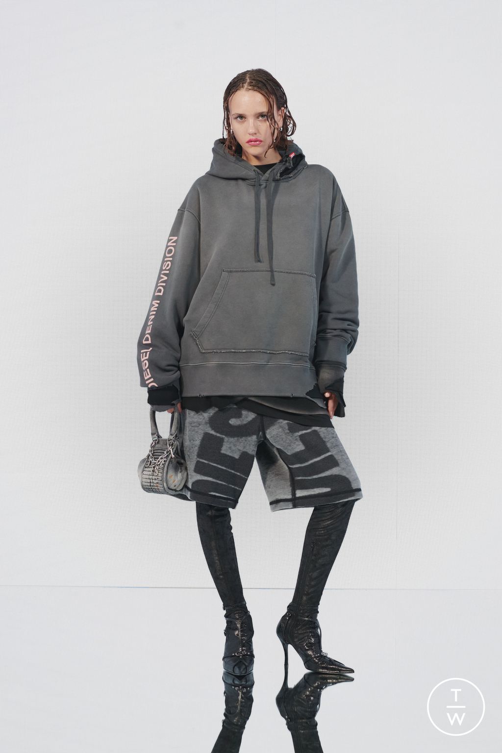 Fashion Week Milan Pre-Fall 2023 look 44 from the DIESEL collection 女装