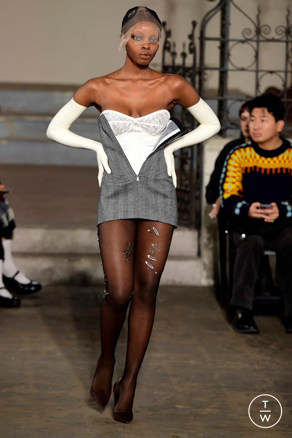 Fashion Week London Fall/Winter 2023 look 12 de la collection Dilara Findikoglu womenswear