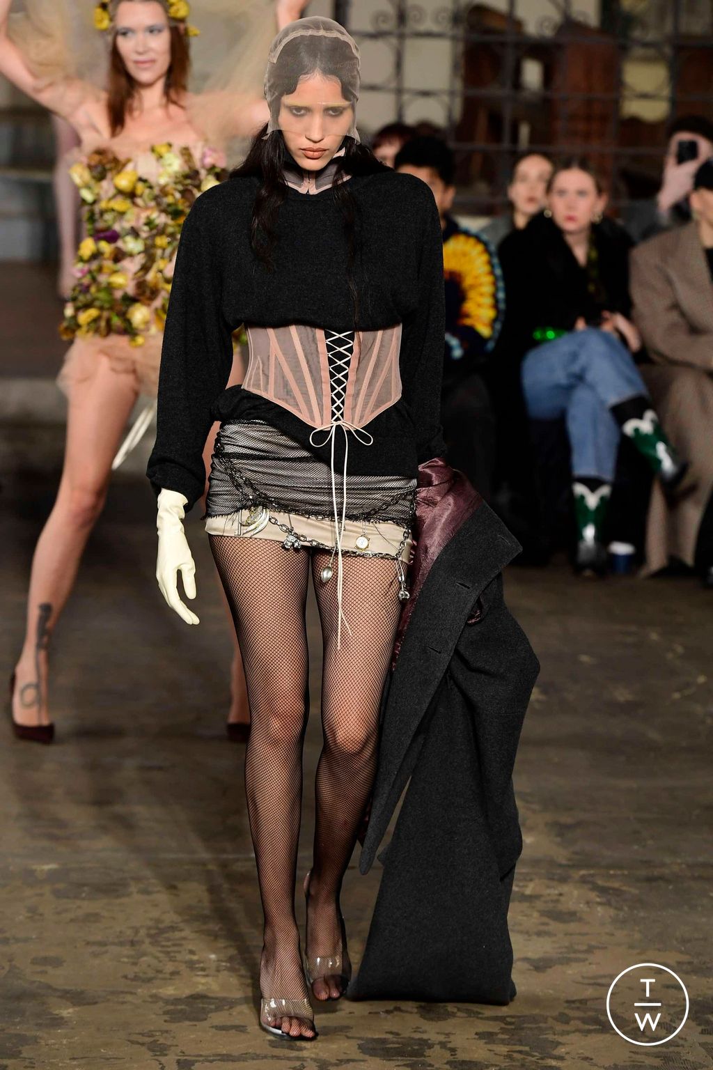 Fashion Week London Fall/Winter 2023 look 24 de la collection Dilara Findikoglu womenswear