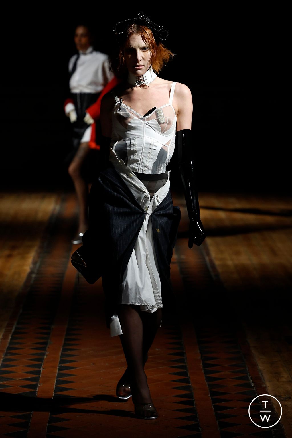 Fashion Week London Fall/Winter 2024 look 1 de la collection Dilara Findikoglu womenswear