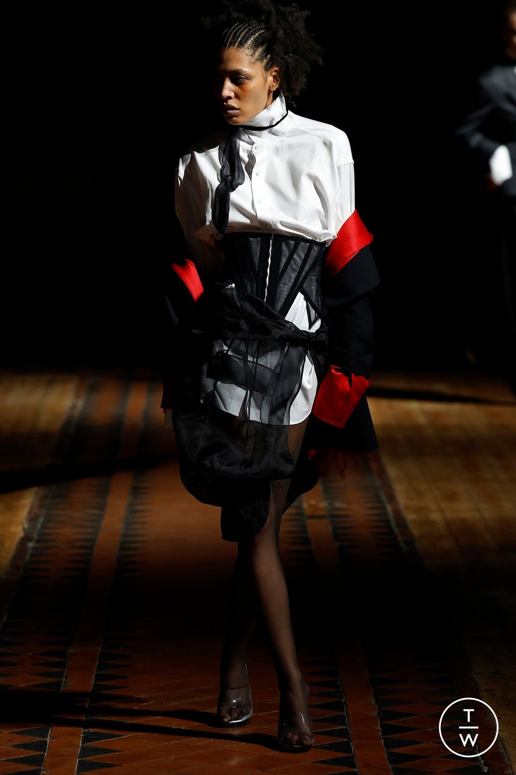 Fashion Week London Fall/Winter 2024 look 2 de la collection Dilara Findikoglu womenswear