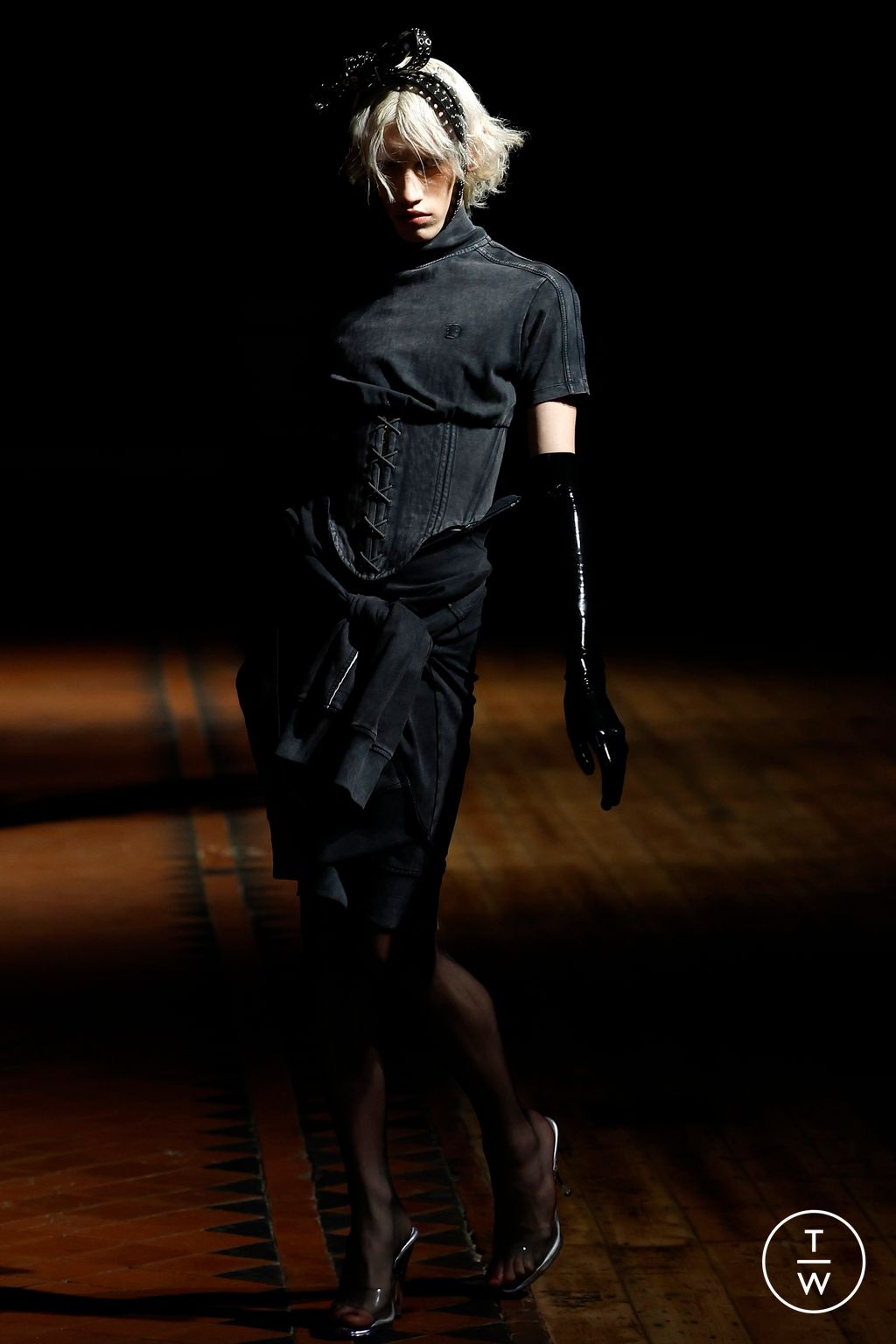 Fashion Week London Fall/Winter 2024 look 16 de la collection Dilara Findikoglu womenswear