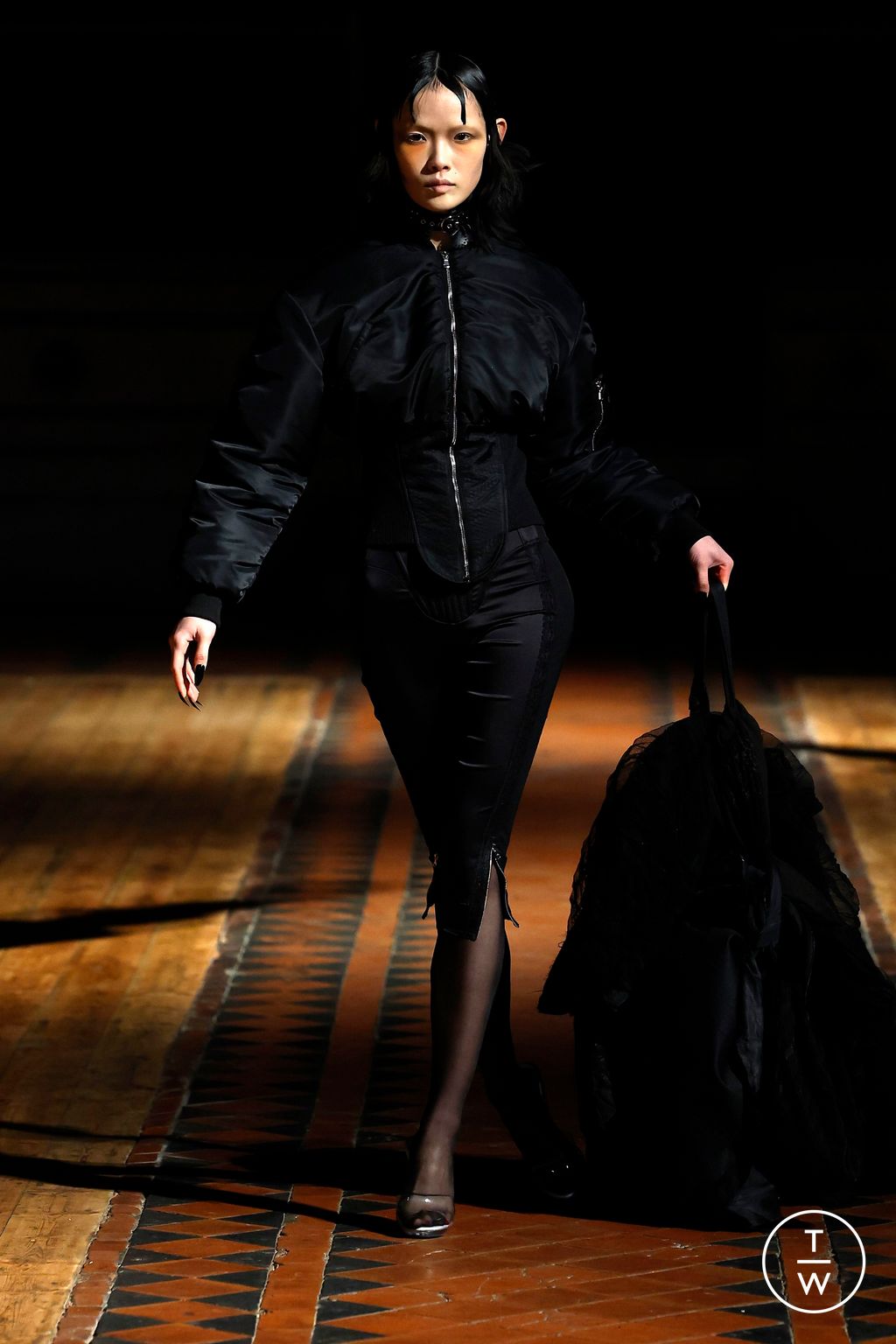 Fashion Week London Fall/Winter 2024 look 23 de la collection Dilara Findikoglu womenswear