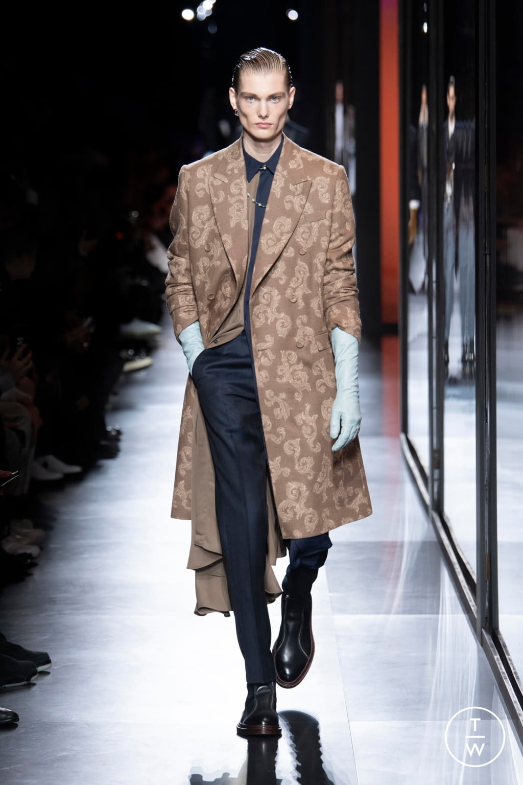 Fashion Week Paris Fall/Winter 2020 look 12 from the Dior Men collection 男装