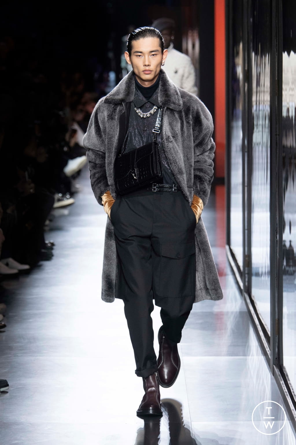 Fashion Week Paris Fall/Winter 2020 look 17 from the Dior Men collection 男装